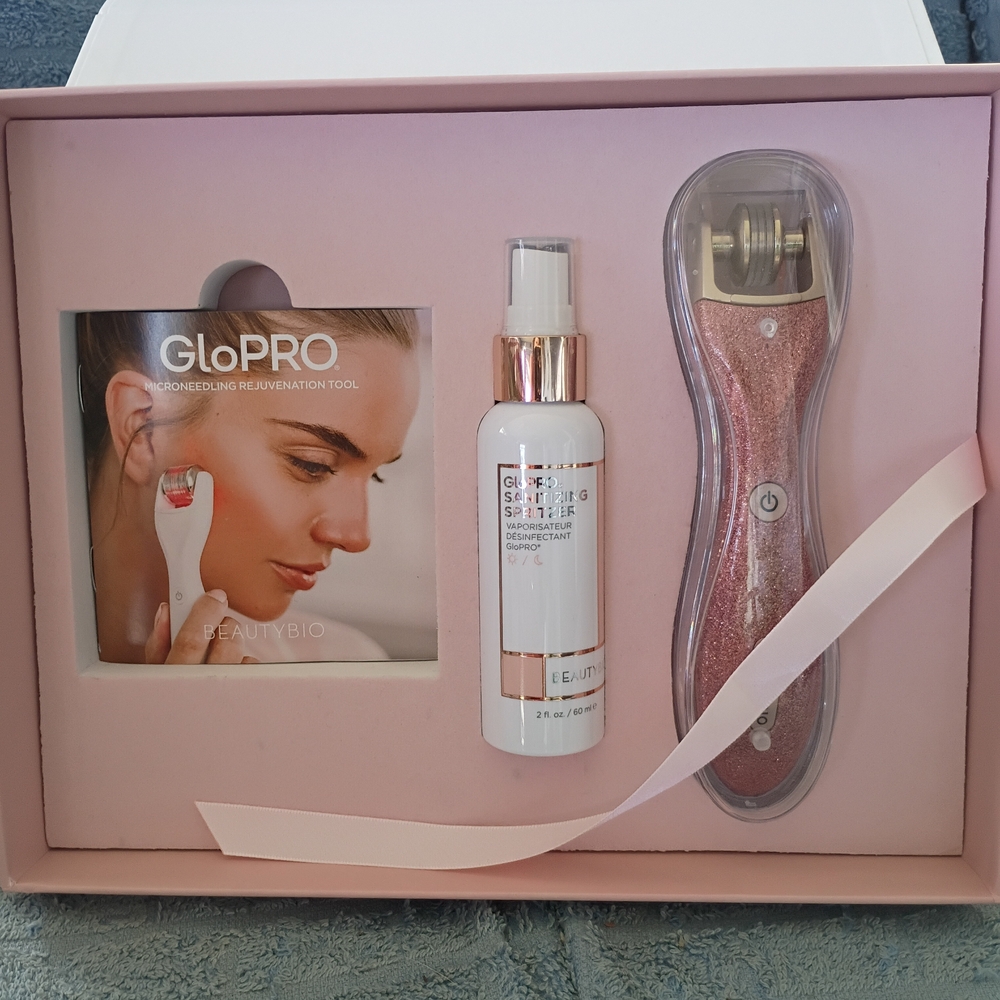 GloPRO Microneedling Tool Set with Serum - Picture 1 of 7